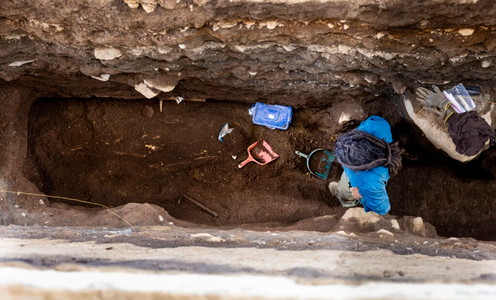 Archaeologists find 2,800-year-old burial of person clutching sea turtle vessel in El Salvador